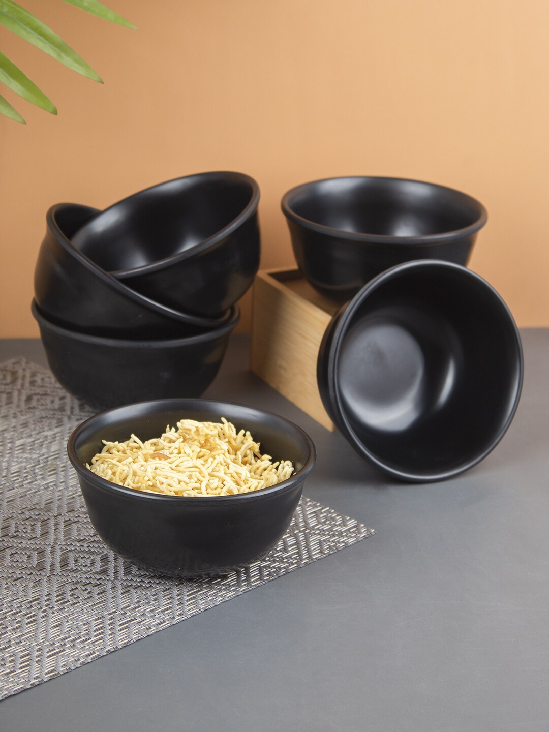

MARKET99 Black 6 Pieces Melamine Glossy Bowls