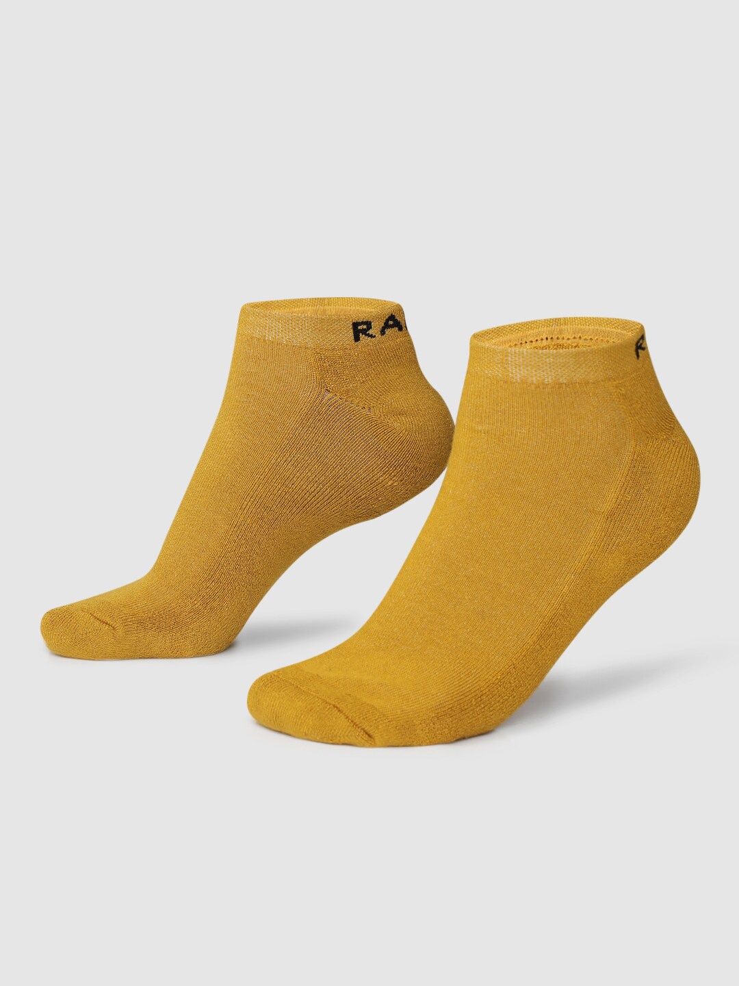 

RARE RABBIT Men Mustard-Yellow Solid Ankle Length Socks