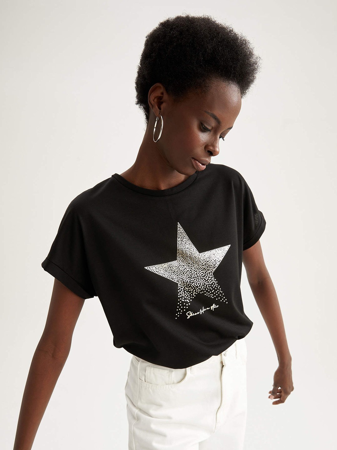

DeFacto Women Black & Silver Conversational Printed T-shirt