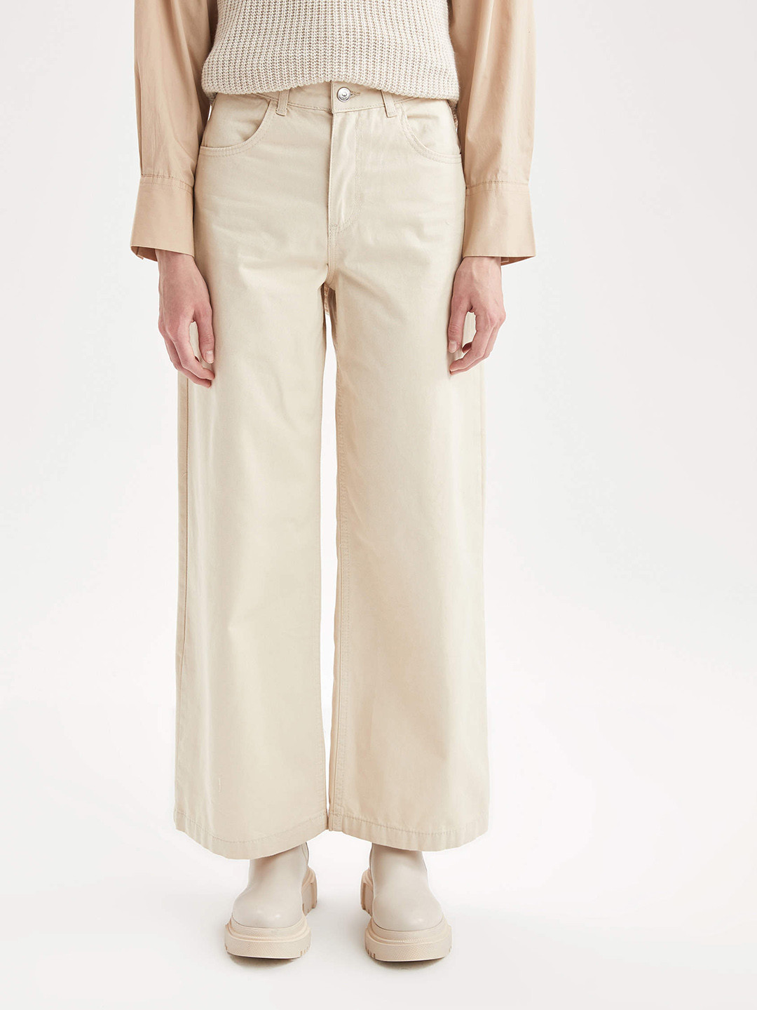 

DeFacto Women Beige Solid Pure Cotton Jeans