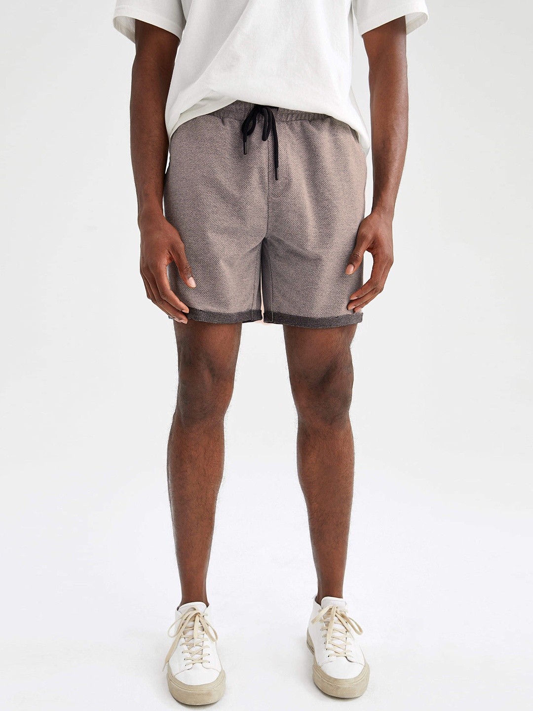 

DeFacto Men Self Design Shorts, Beige