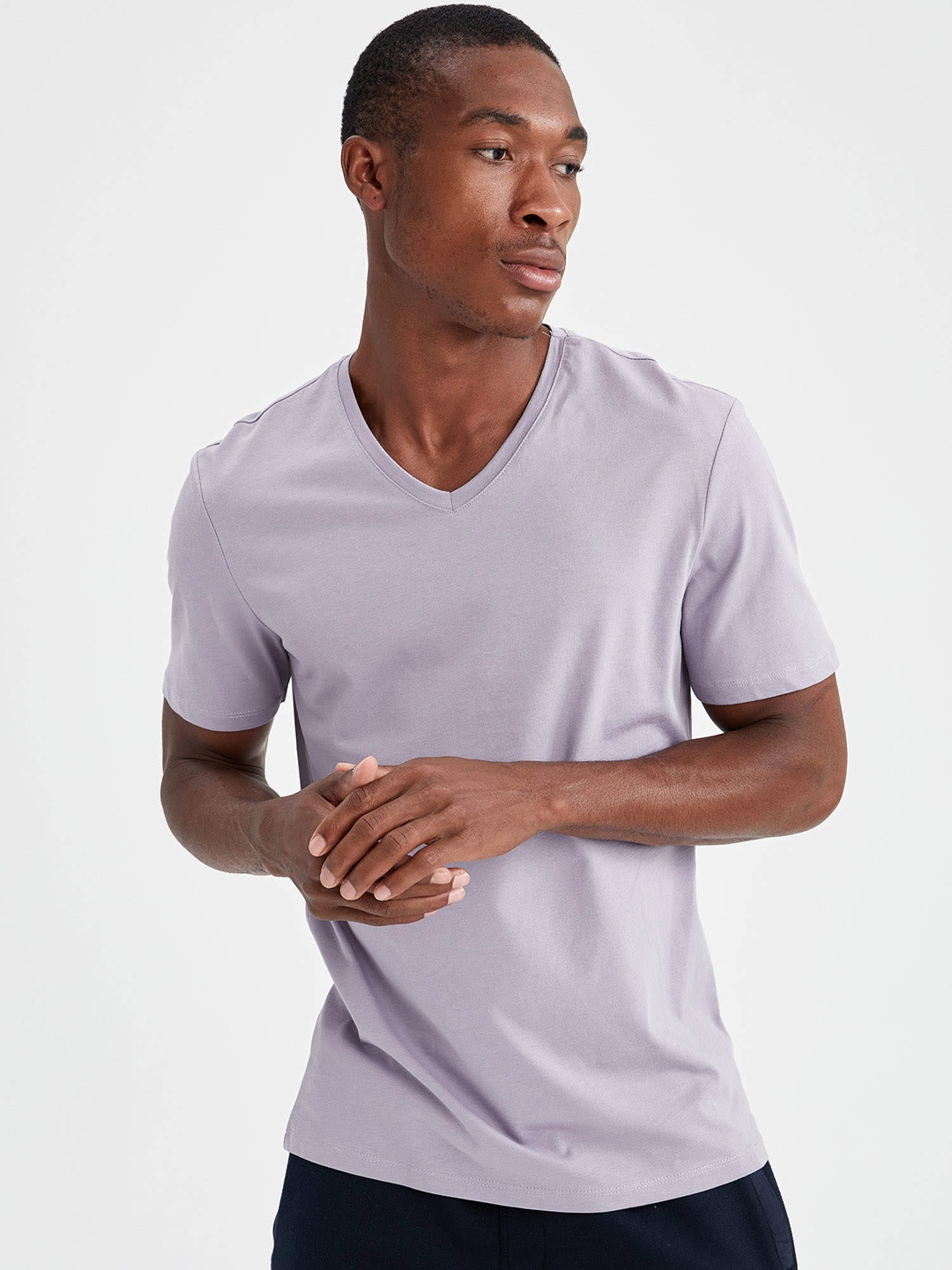 

DeFacto Men Lavender V-Neck Pure Cotton T-shirt