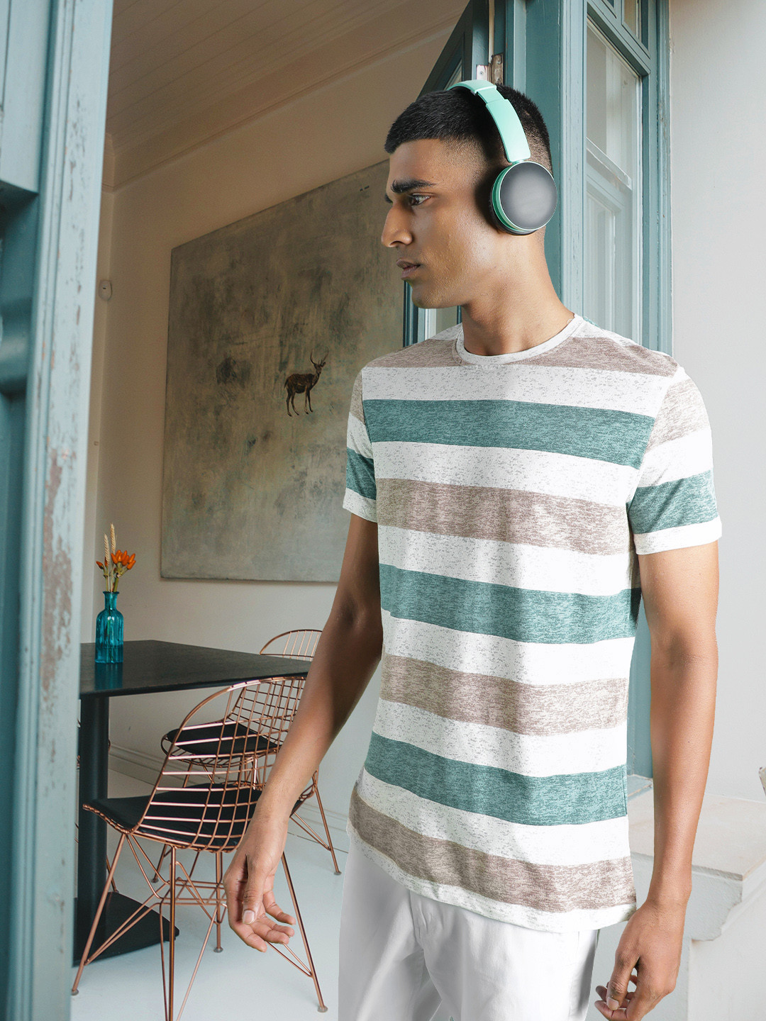 

DeFacto Men White & Teal Blue Striped Pure Cotton Slim Fit T-shirt
