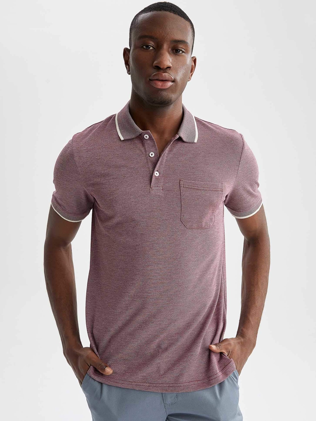 

DeFacto Men Maroon Polo Collar T-shirt