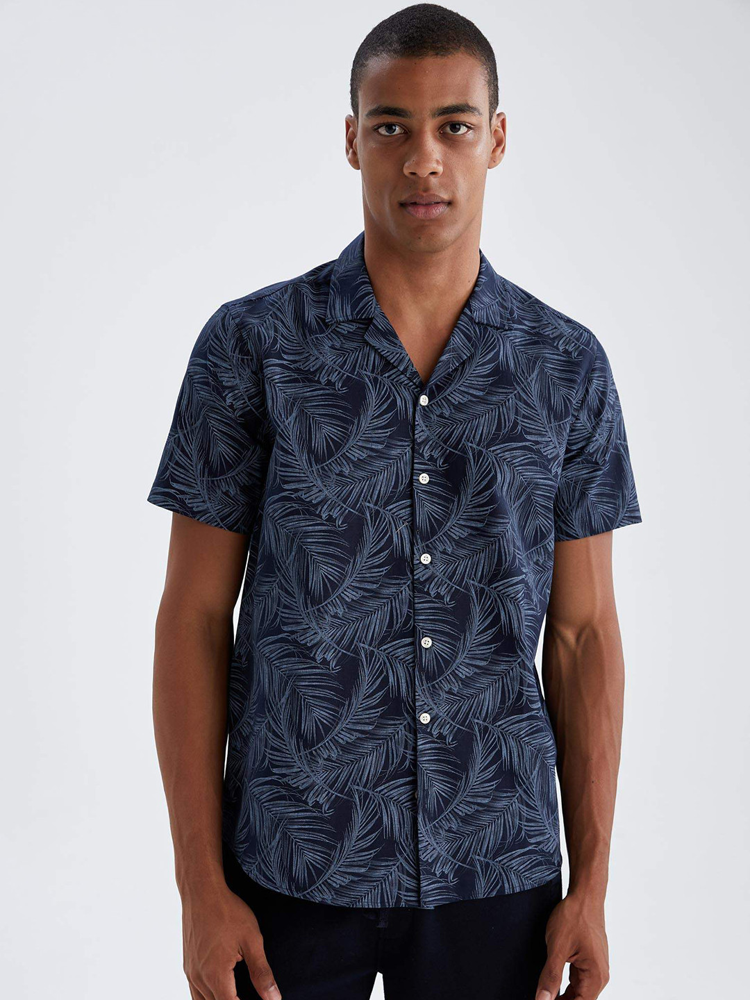 

DeFacto Men Blue Tropical Printed Casual Shirt