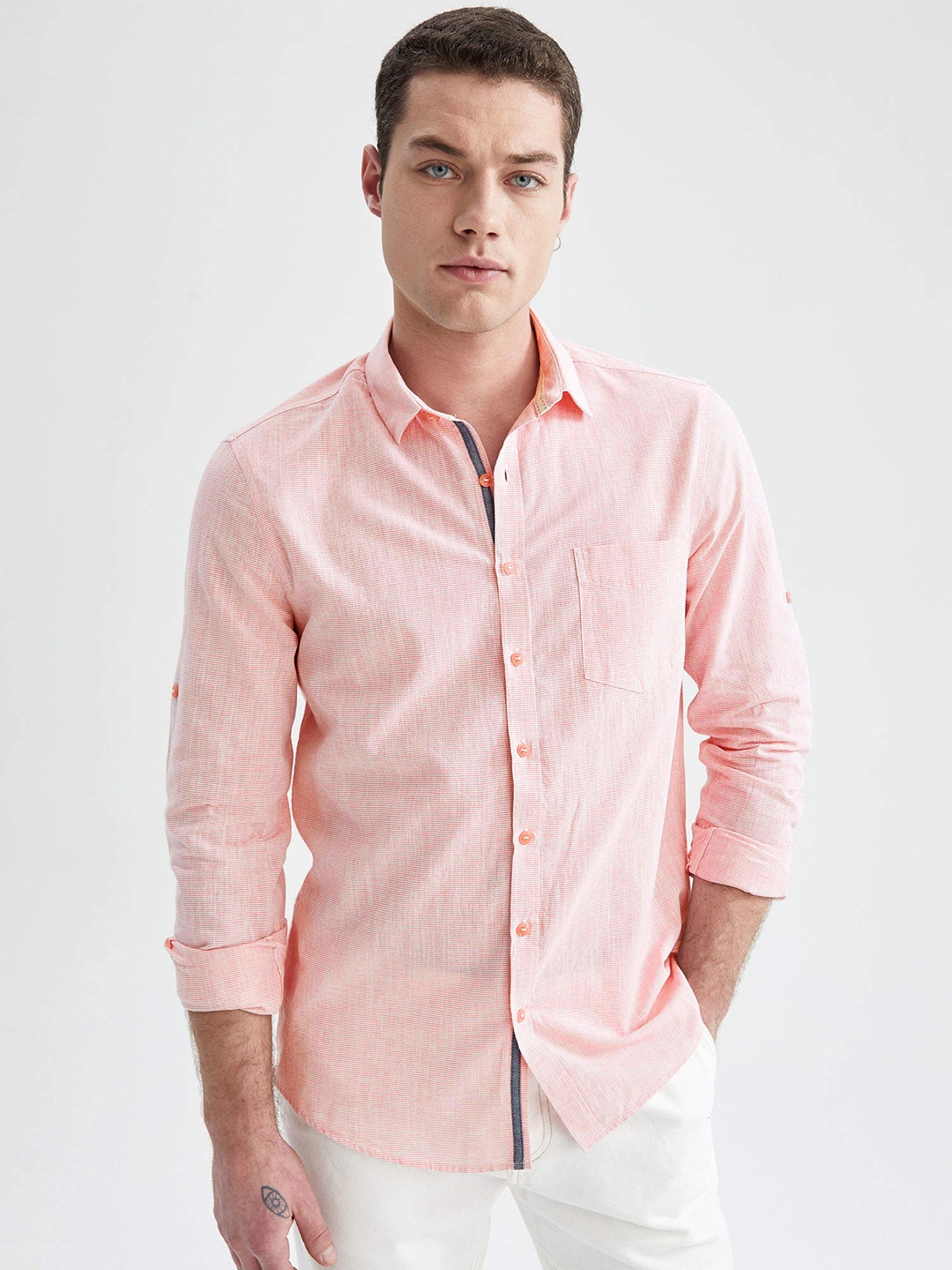 

DeFacto Men Pink & White Pure Cotton Slim Fit Pinstripes Casual Shirt