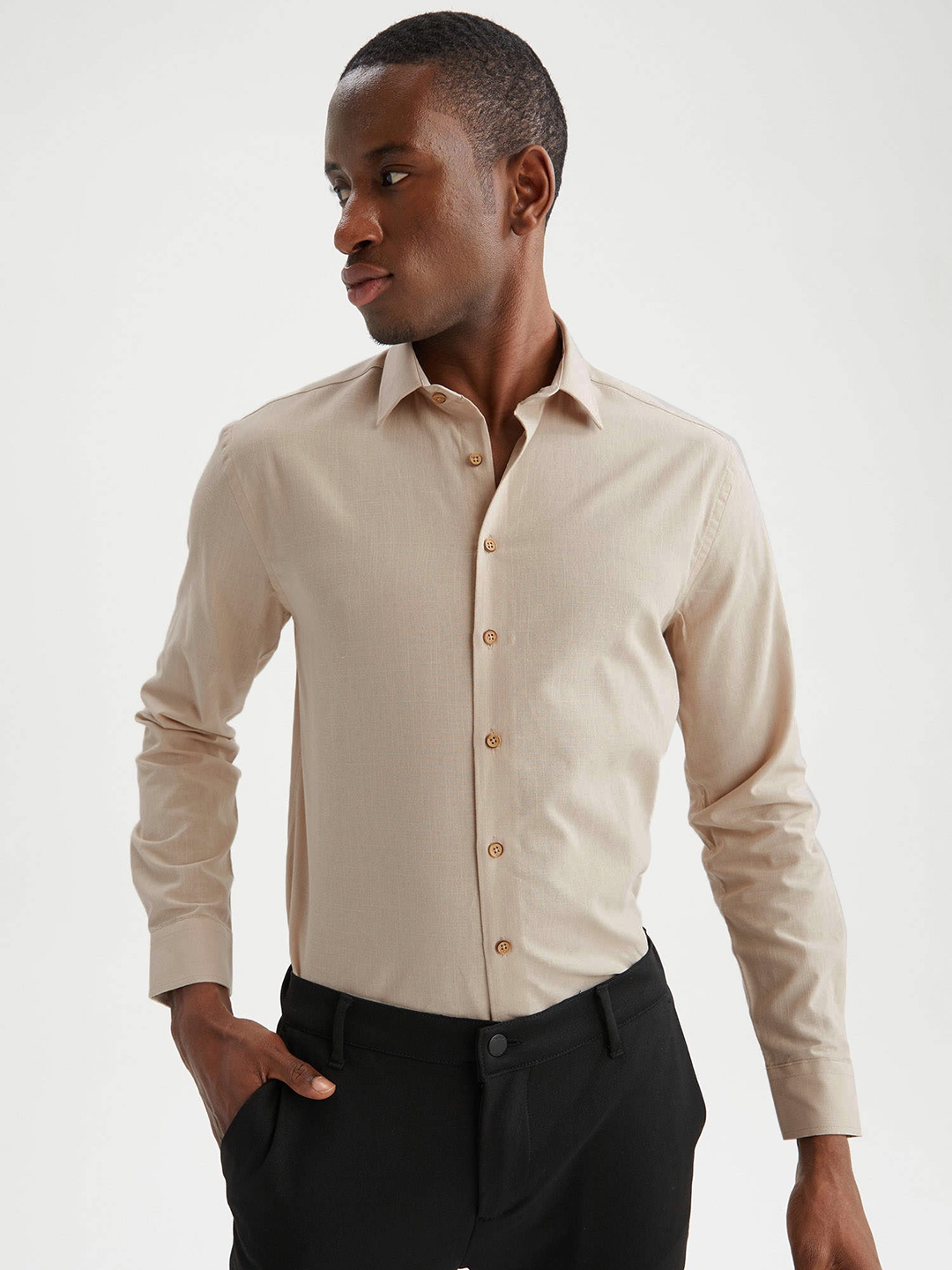 

DeFacto Men Beige Pure Cotton Solid Smart Casual Shirt