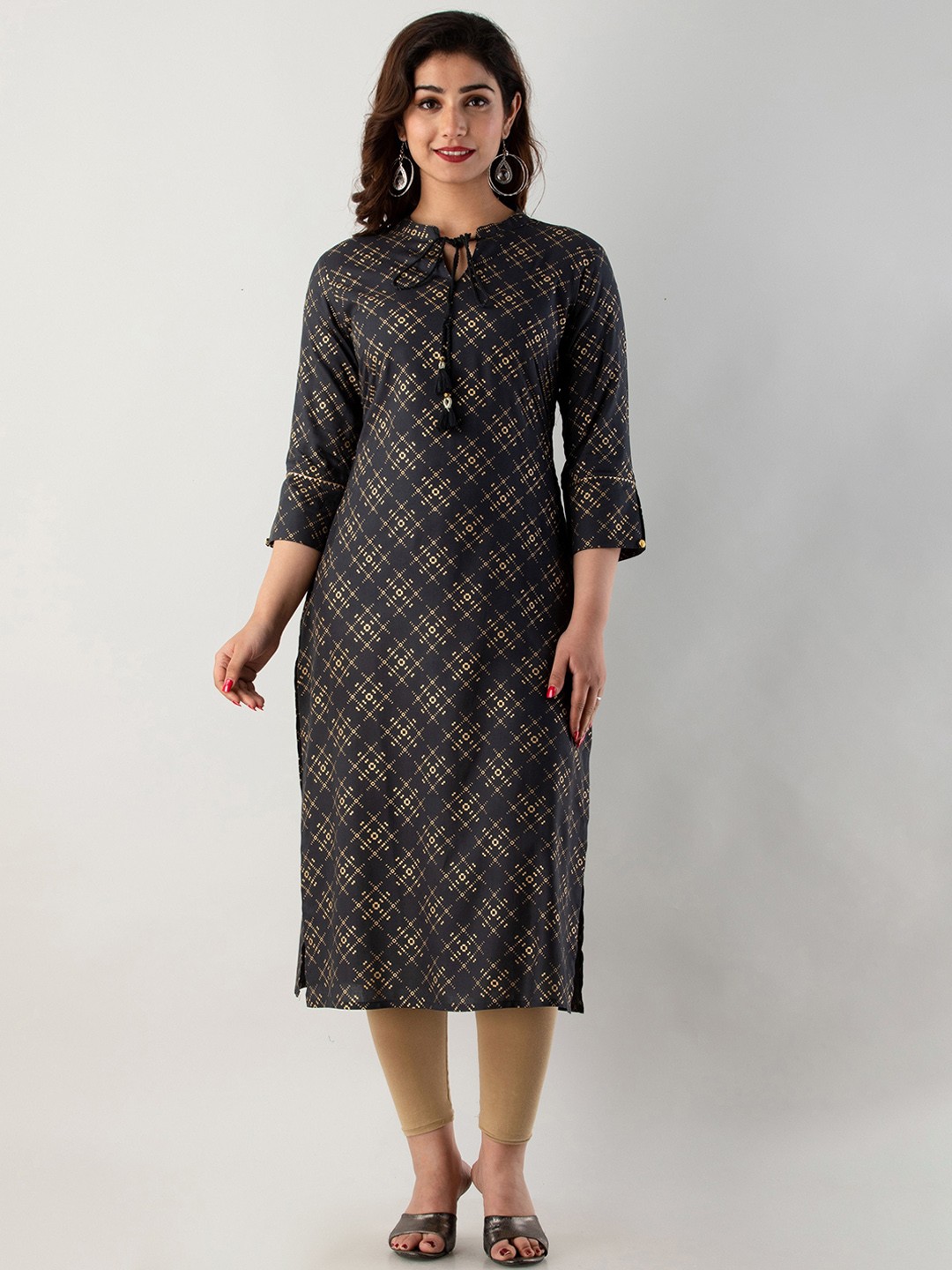 

Charu Women Grey Ethnic Motifs Printed Kurta
