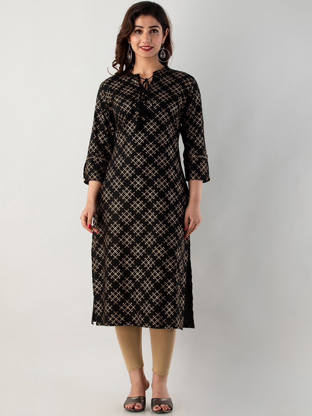 

Charu Women Black & Golden Geometric Printed Kurta