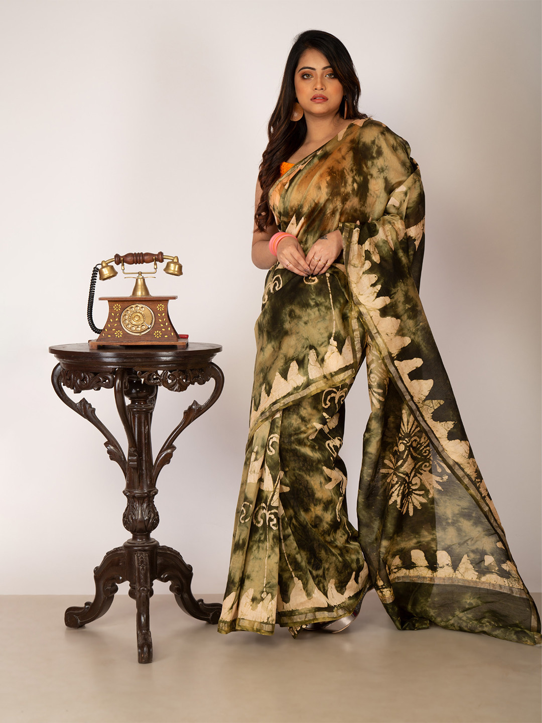 

Unnati Silks Green & Beige Batik Silk Cotton Chanderi Saree