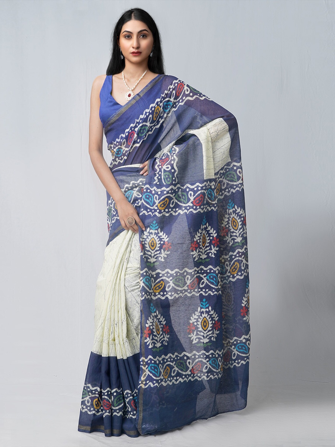 

Unnati Silks Cream-Coloured & Blue Batik Zari Silk Cotton Chanderi Saree