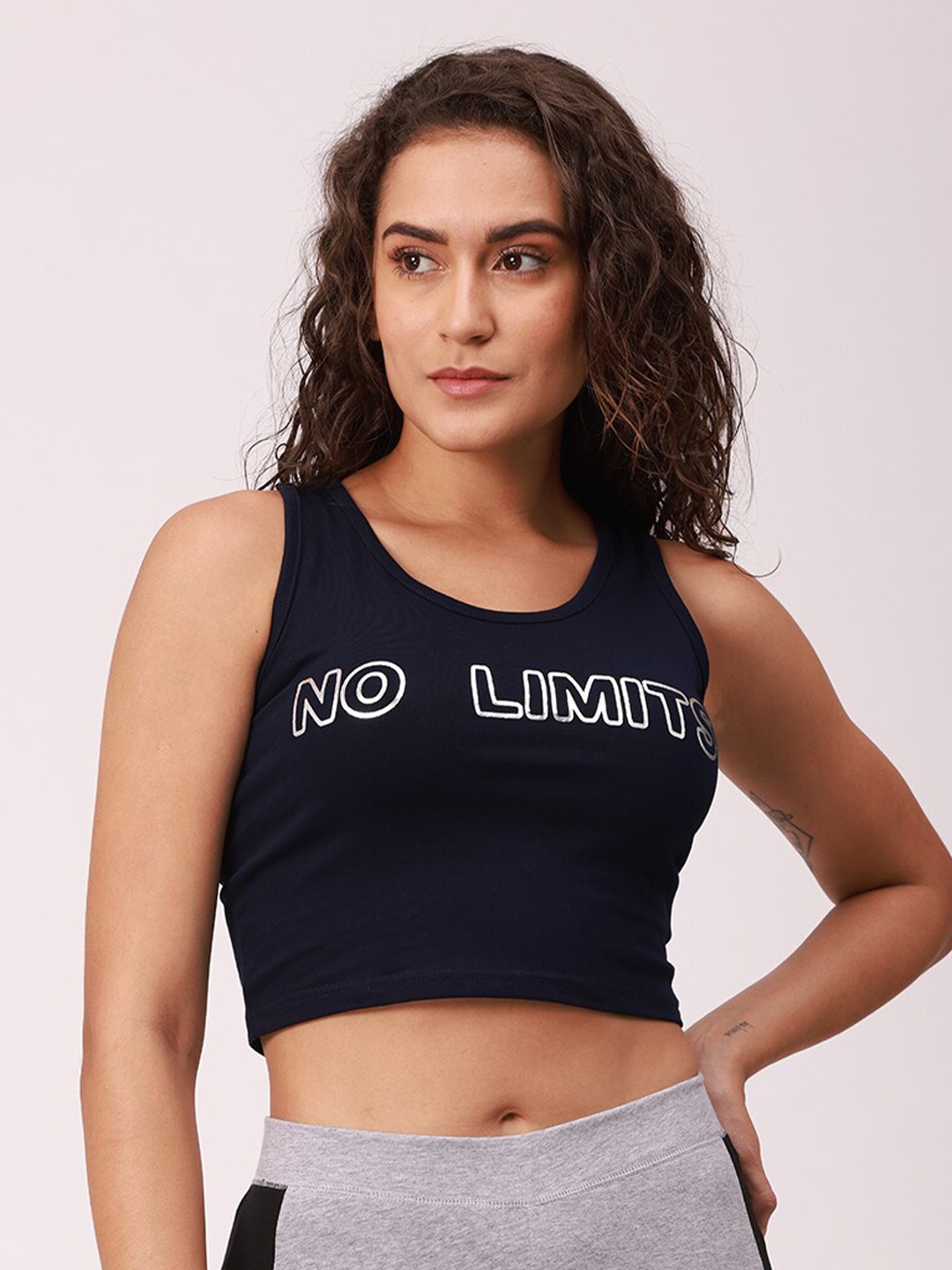 

De Moza Woman Navy Blue Print Sleeveless Crop Top