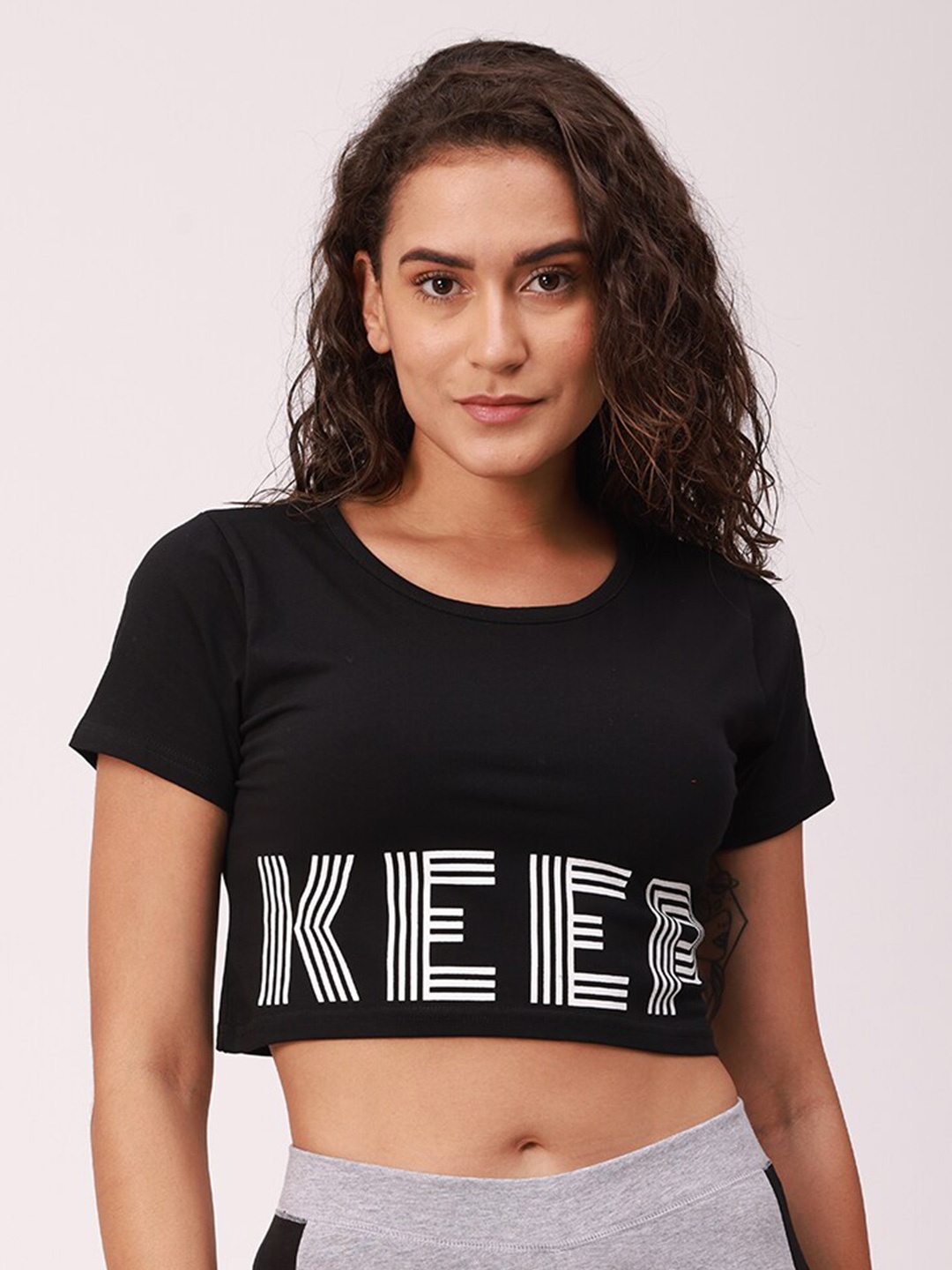

De Moza Black Typography Print Crop Top