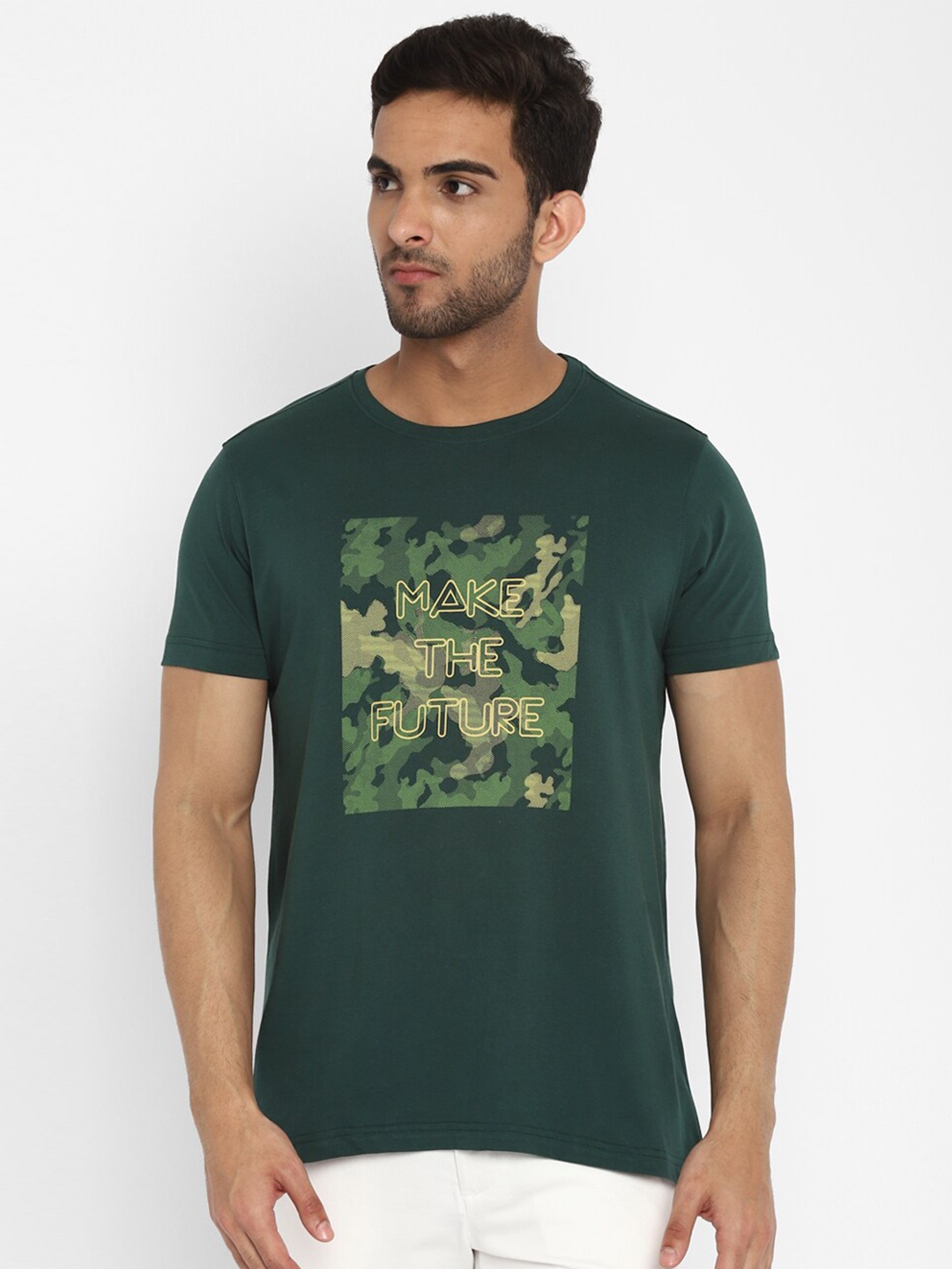 

Turtle Men Green Typography Printed Pure Cotton Slim Fit T-shirt