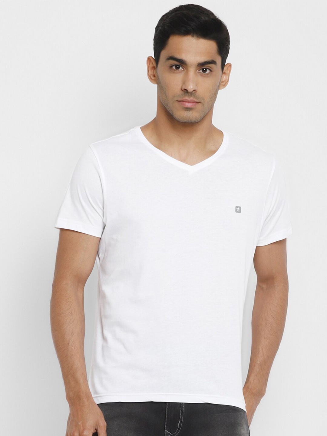 

Turtle Men White Slim Fit T-shirt