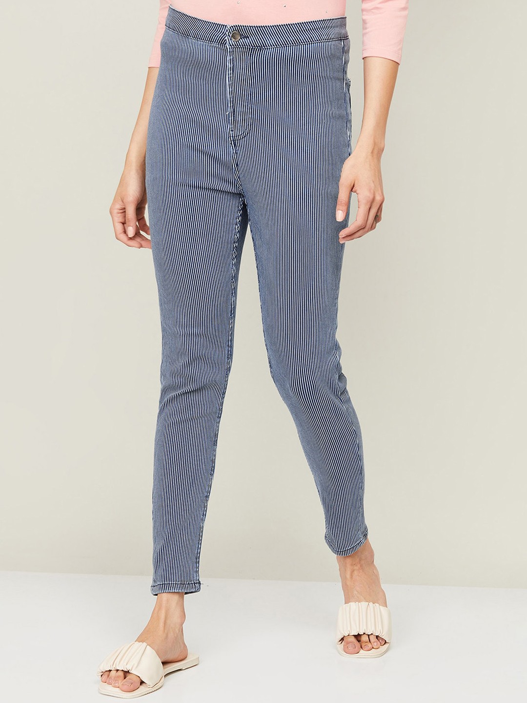 

Fame Forever by Lifestyle Women Blue High-Rise Low Distress Cropped Jeans