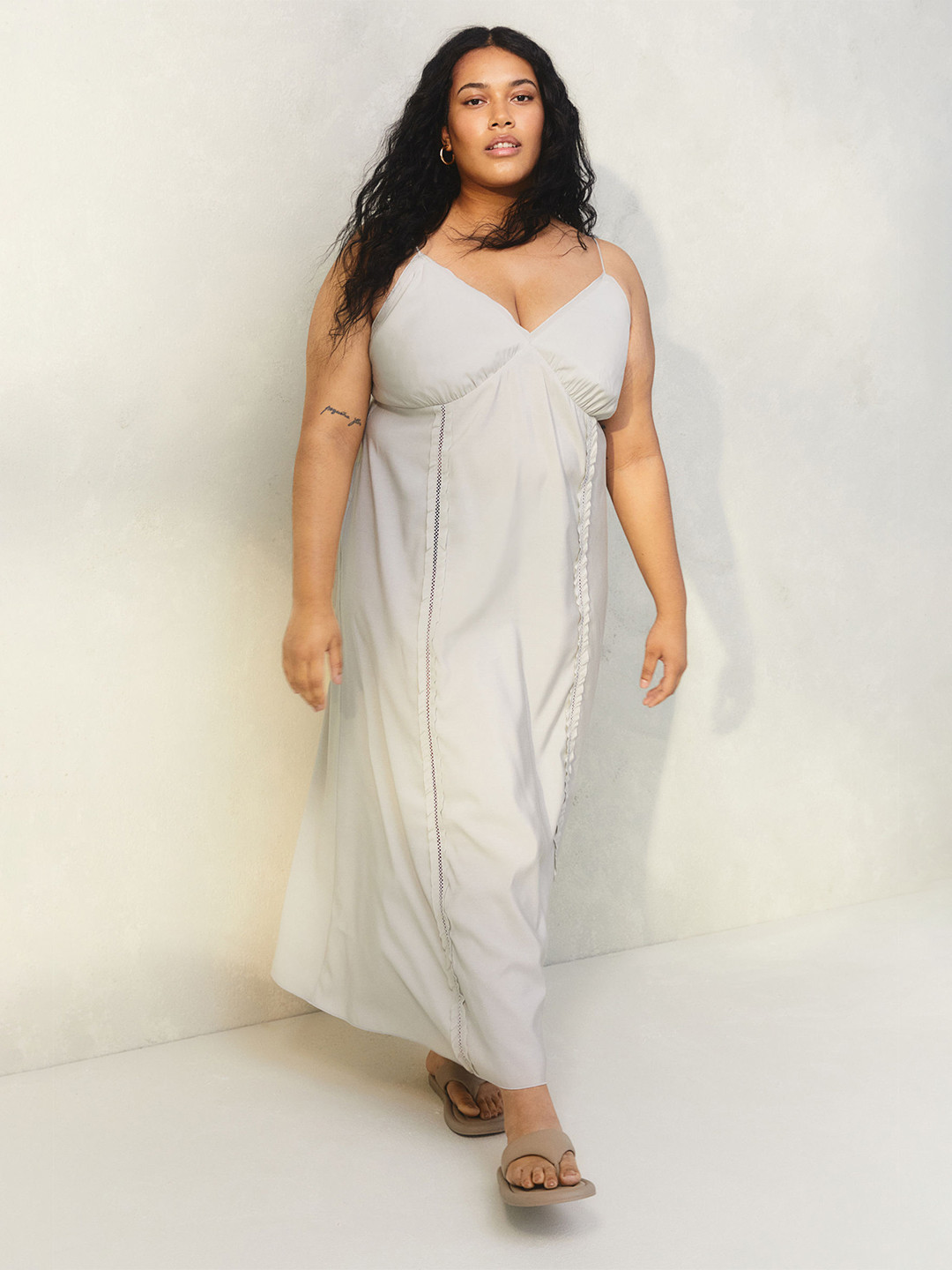 

H&M Women Grey Solid Plus Size Tie-Detail Dress