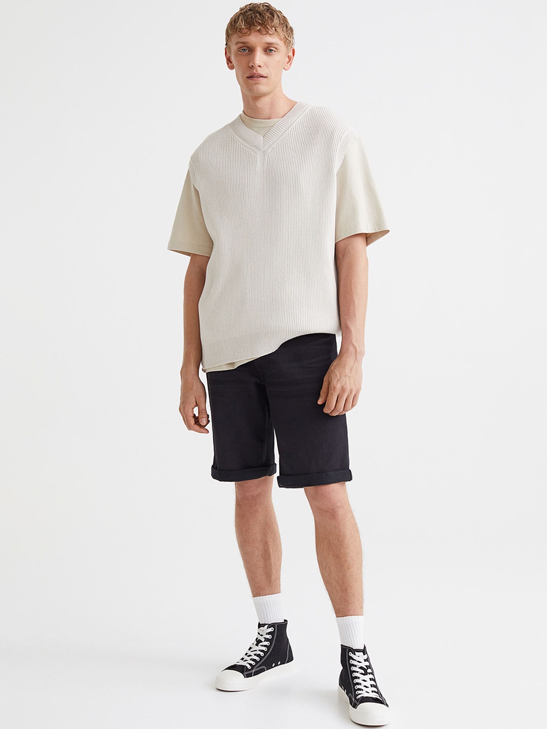 

H&M Men Black Regular Denim Shorts