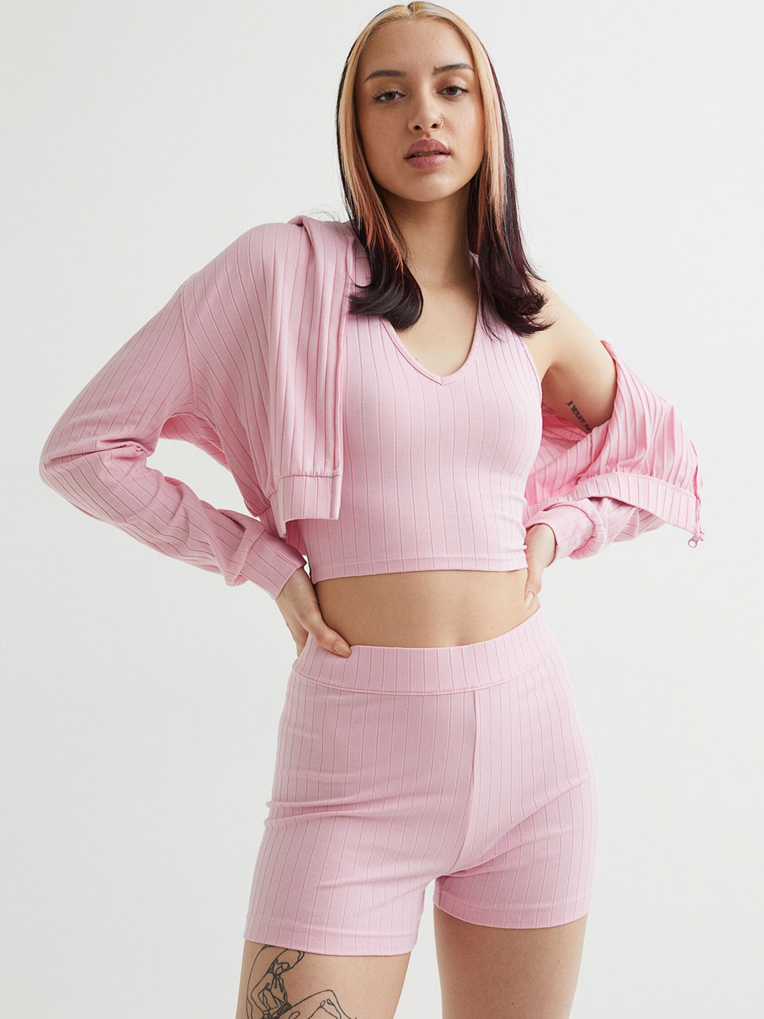 

H&M Women Pink Solid Ribbed Jersey Shorts