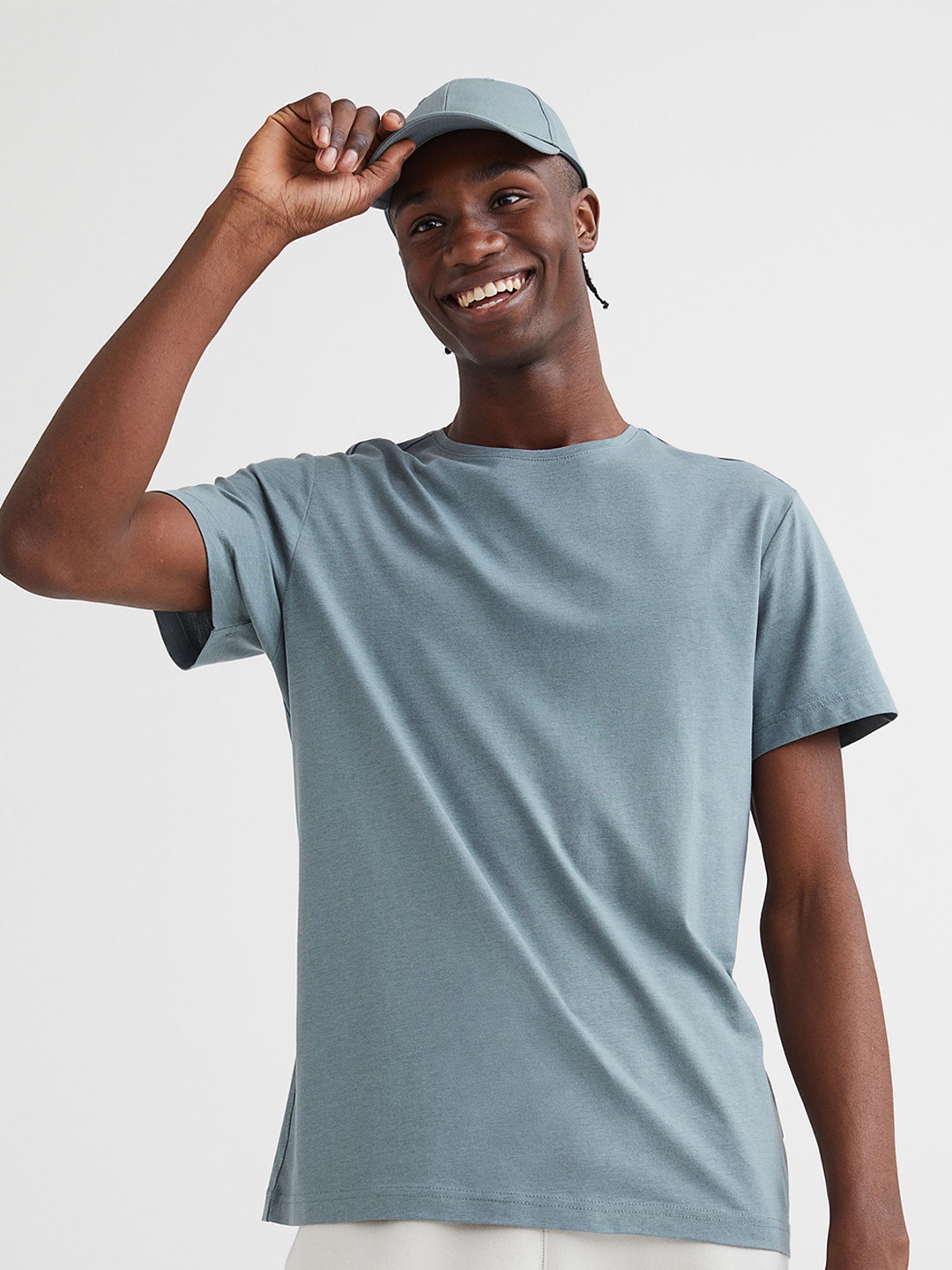 

H&M Men Turquoise Blue Solid Round Neck Regular Fit T-shirt