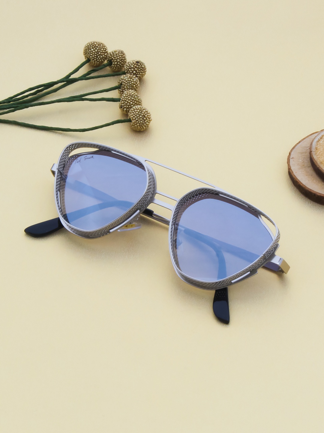 

Ted Smith Unisex Blue Lens & Silver-Toned UV Protected Aviator Sunglasses DEVIL_C2
