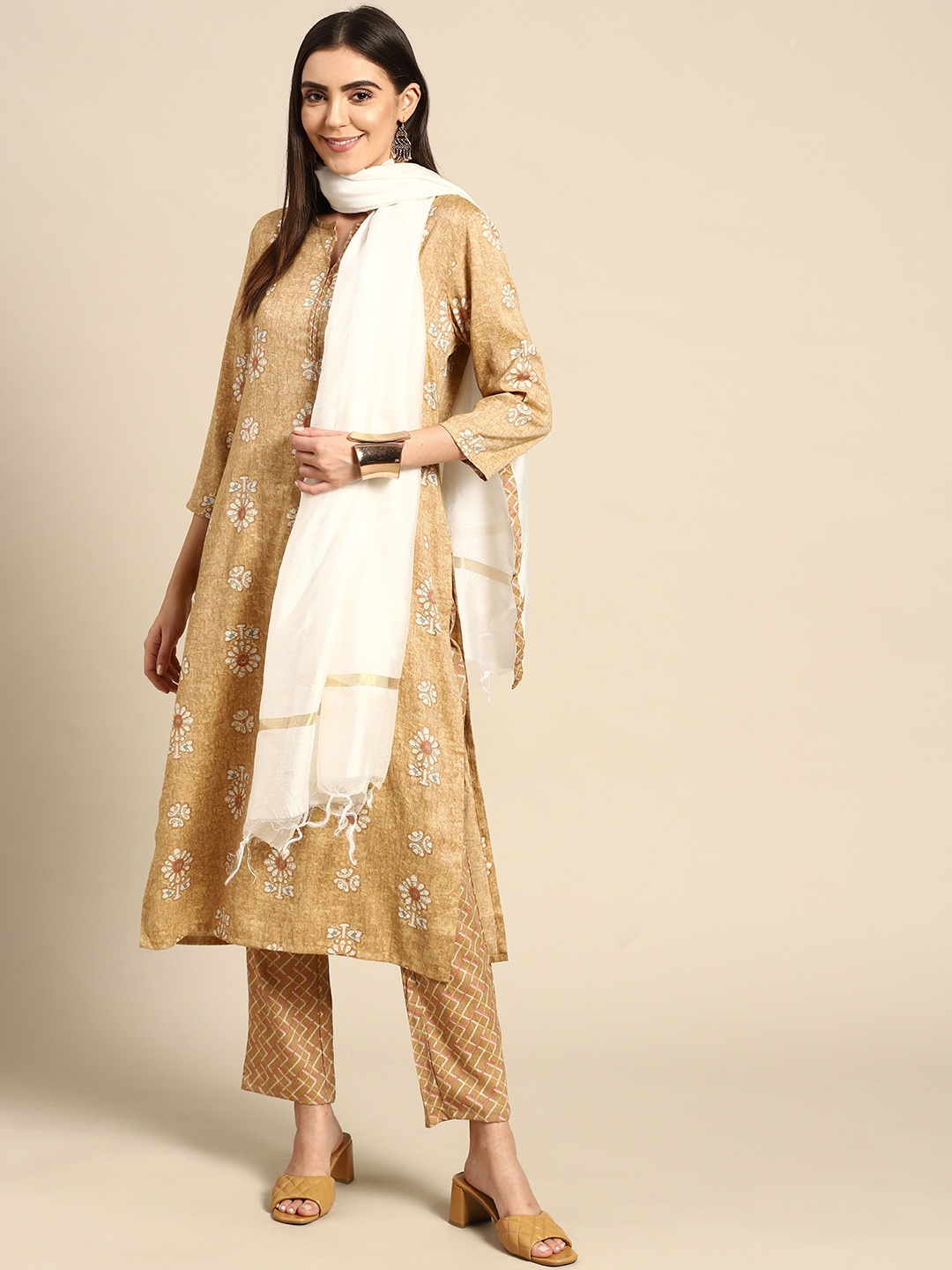

Anouk Women Beige Floral Printed Kurta with Trousers & Dupatta
