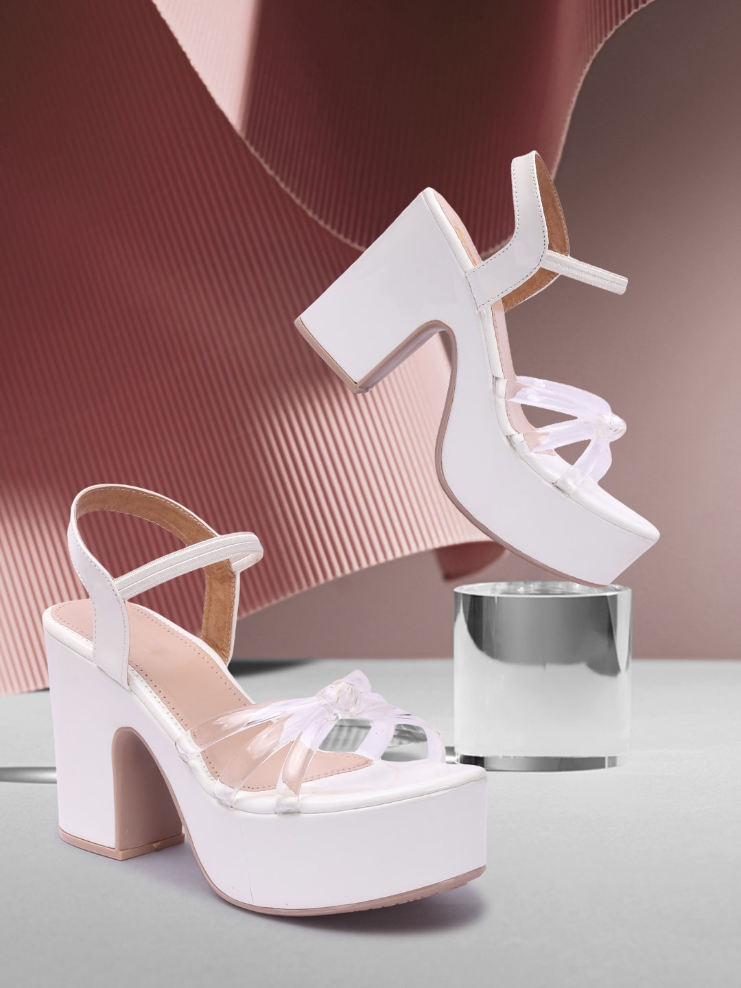 

TWIN TOES White High-Top Block Heels