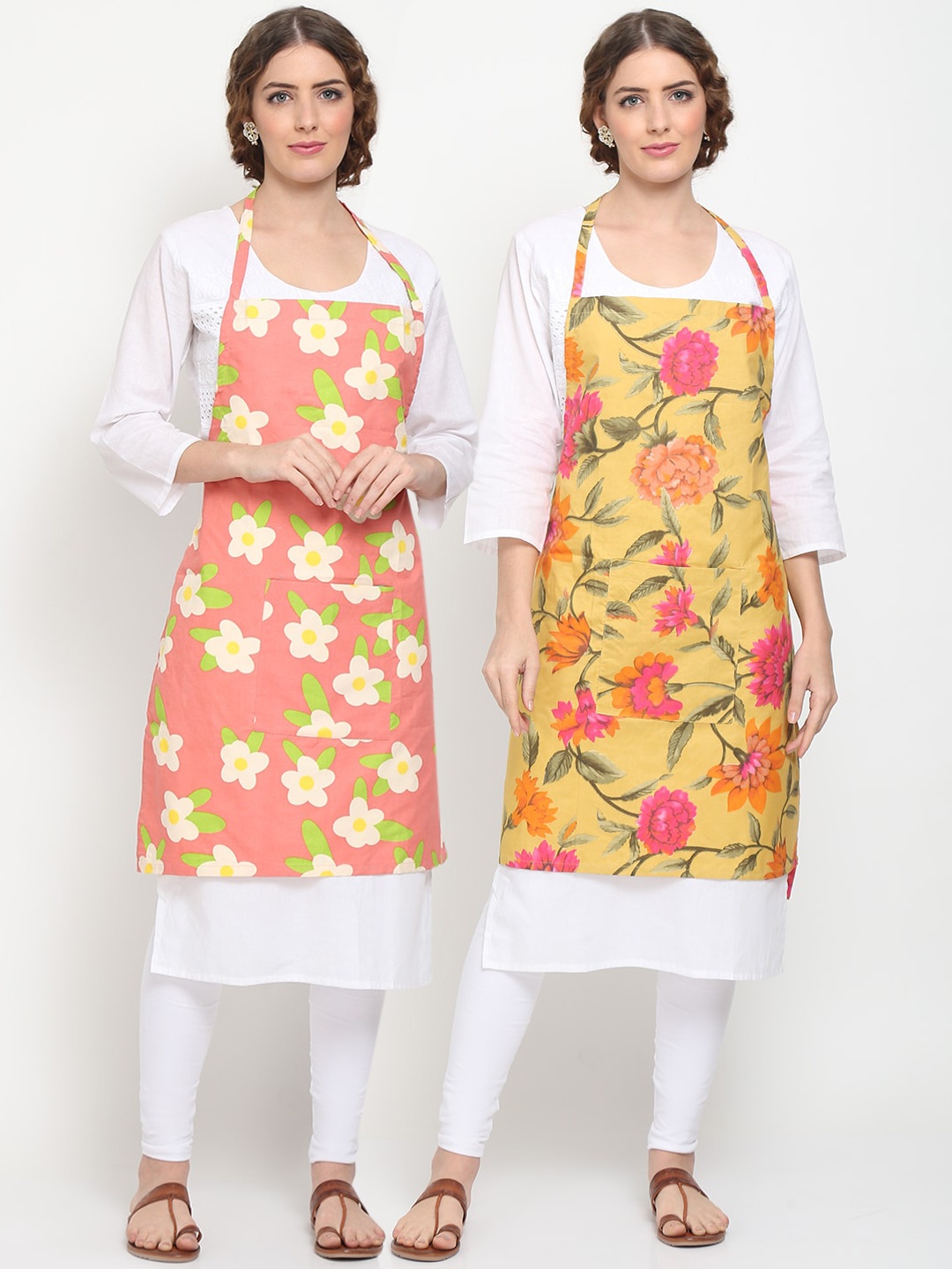 

TAG 7 Multicolored Set of 2 Printed Aprons With Pockets And 2 Napkins, Multi