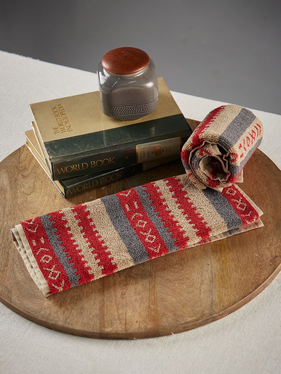 

Fabindia Red & Green Printed Cotton 570 GSM Hand Towel