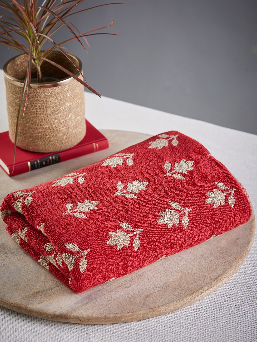 

Fabindia Red & Cream Printed 570 GSM Cotton Bath Towel