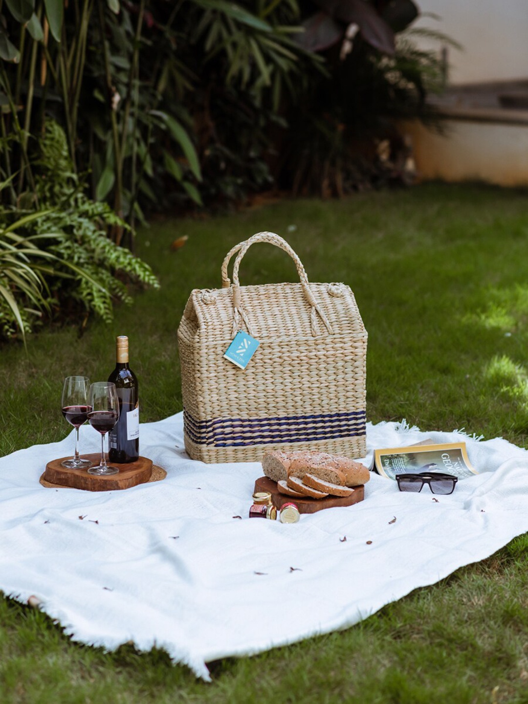 

NOW & ZEN Beige Seagrass Large Multipurpose Picnic Baskets with Handle