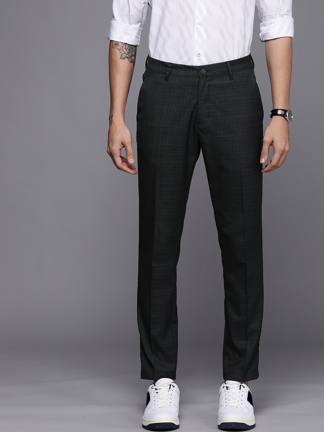 

Louis Philippe Ath Work Men Black Checked Comfort Tapered Fit Semiformal Trousers