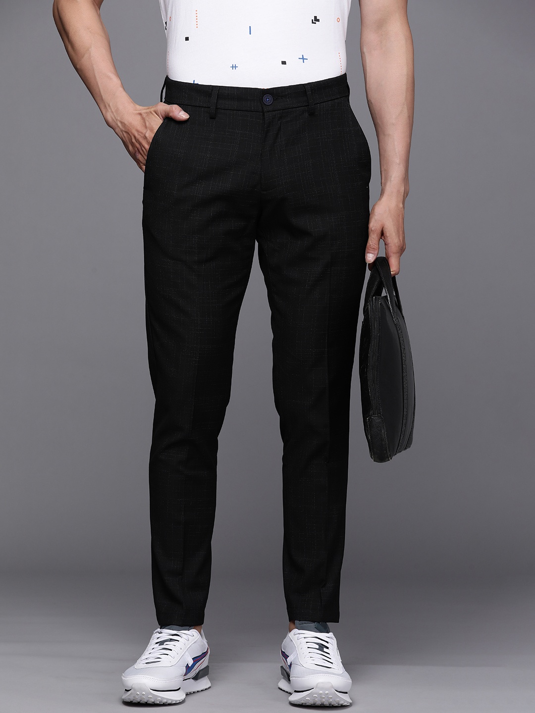 

Louis Philippe Ath Work Men Black Checked Comfort Tapered Fit Pleated Trousers