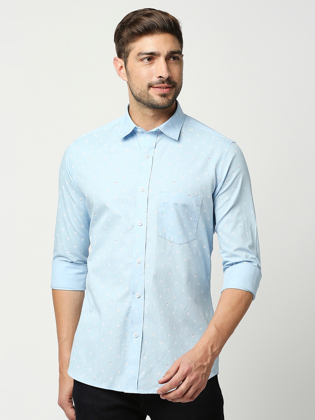 

EVOQ Men Blue & White Standard Printed Casual Shirt