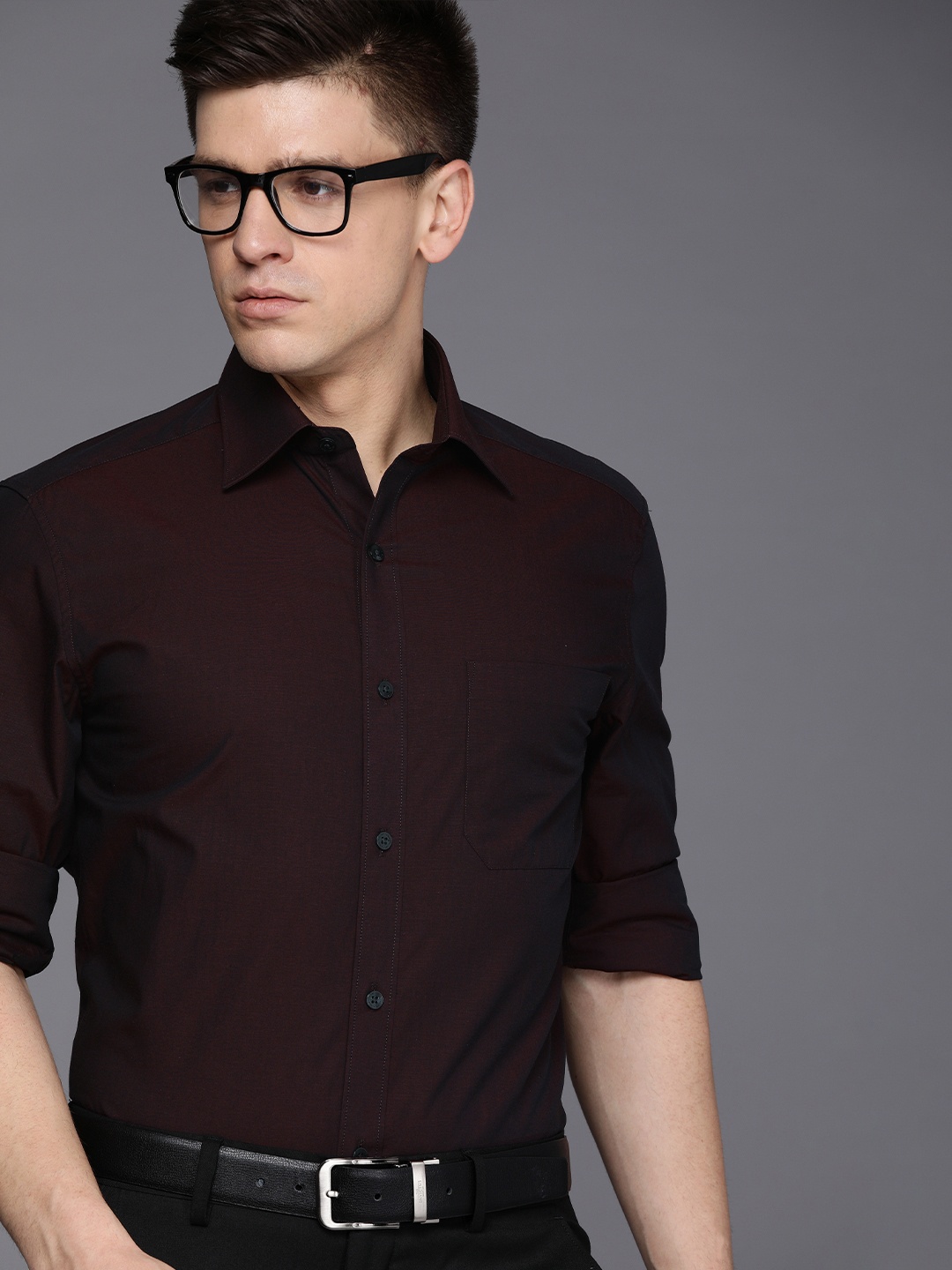 

Louis Philippe Men Maroon Solid Classic Fit Formal Shirt