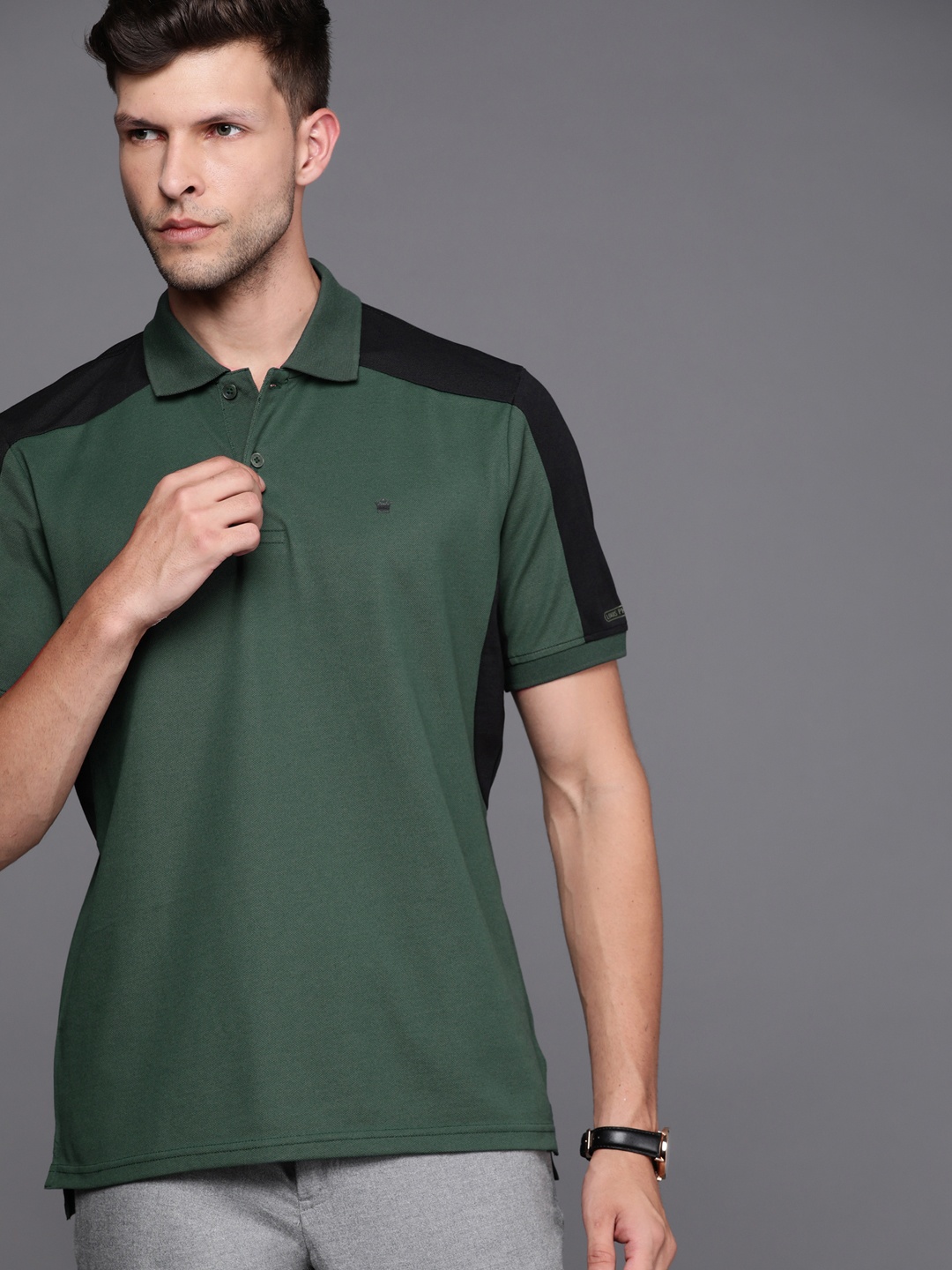 

Louis Philippe Men Green & Black Solid Polo Collar T-shirt
