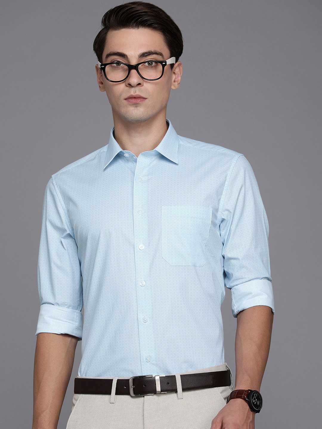 

Louis Philippe Men Blue And White Slim Fit Geometric Printed Pure Cotton Formal Shirt