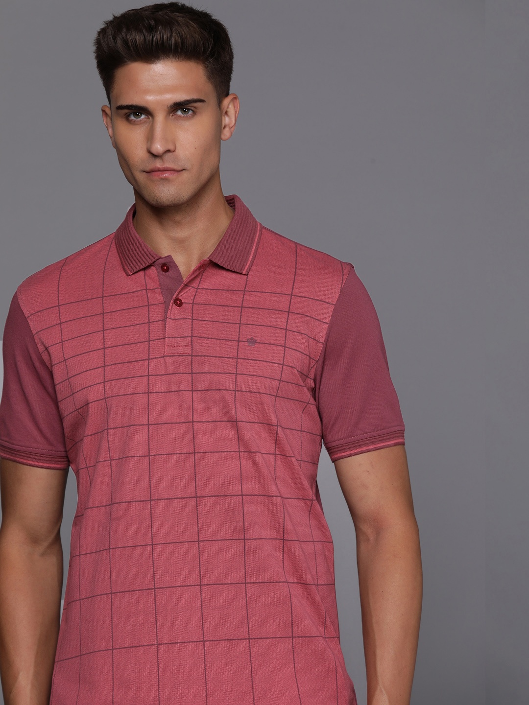 

Louis Philippe Men Pink Checked Polo Collar T-shirt