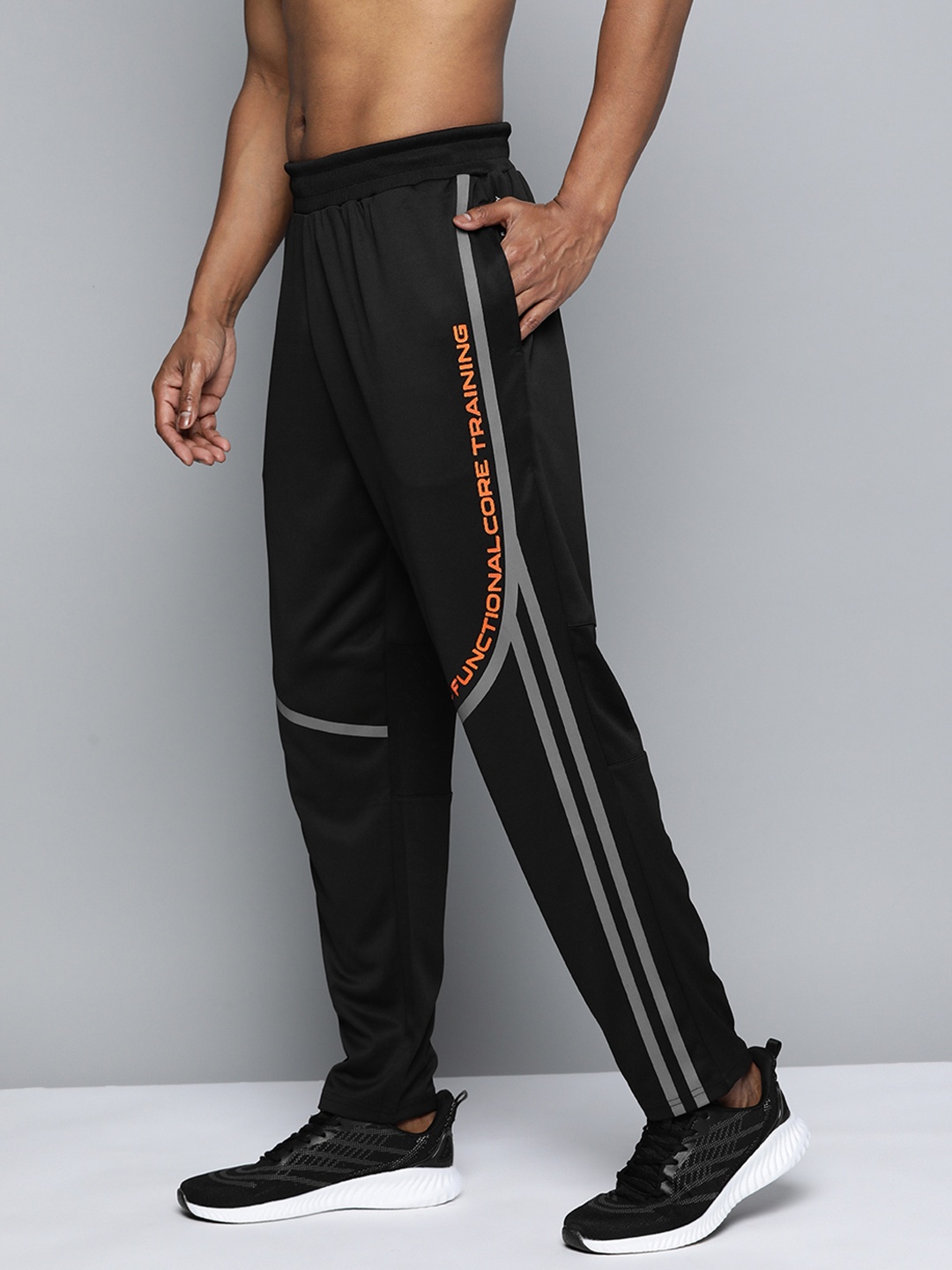 

HRX By Hrithik Roshan Training Men Rapid-Dry Typography Track Pants, Black