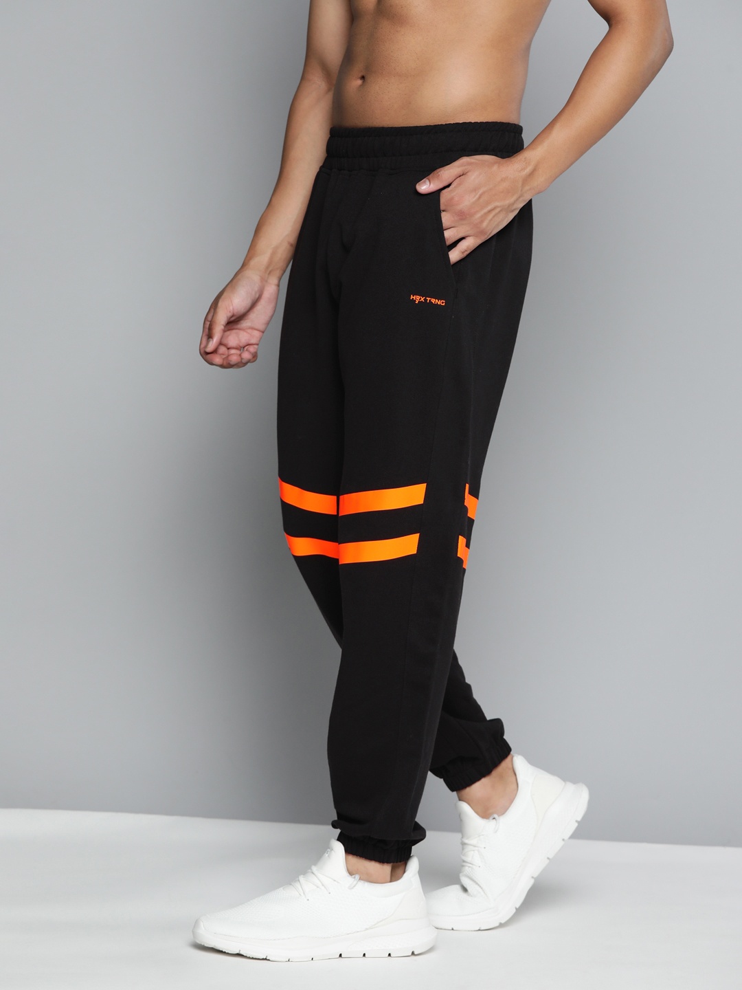 

HRX By Hrithik Roshan Men Training Jet Black Bio-Wash Brand Carrier Joggers