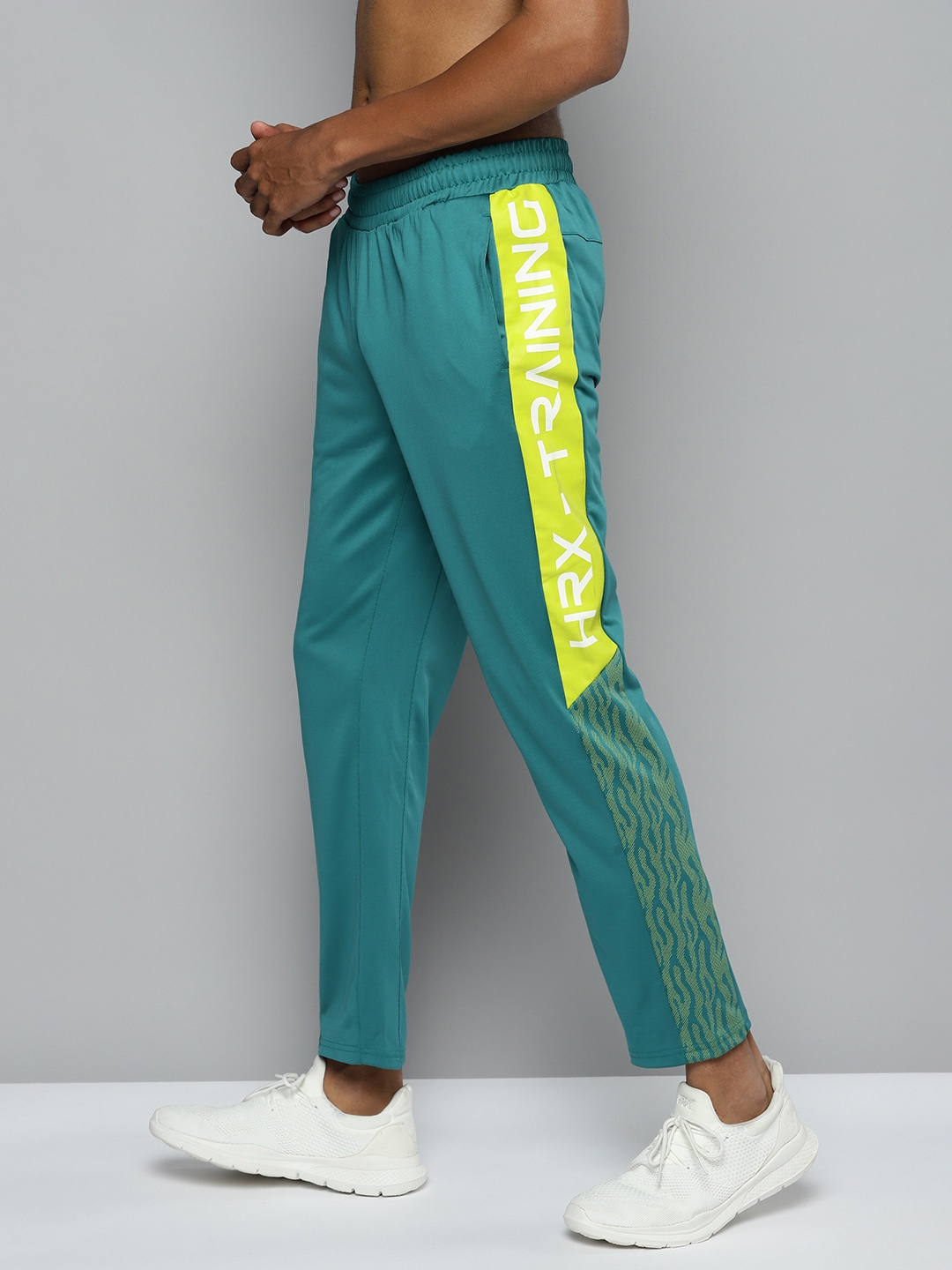 

HRX By Hrithik Roshan Training Men Rapid-Dry Brand Carrier Track Pants, Green