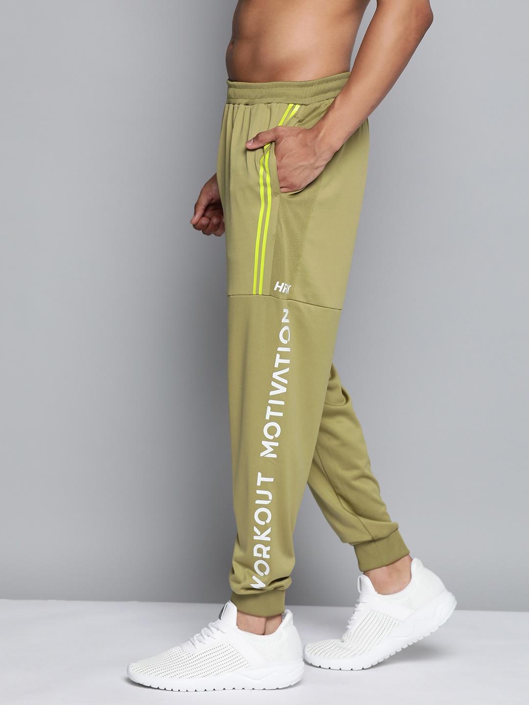 

HRX By Hrithik Roshan Men Rapid-Dry Training Track Pants, Green