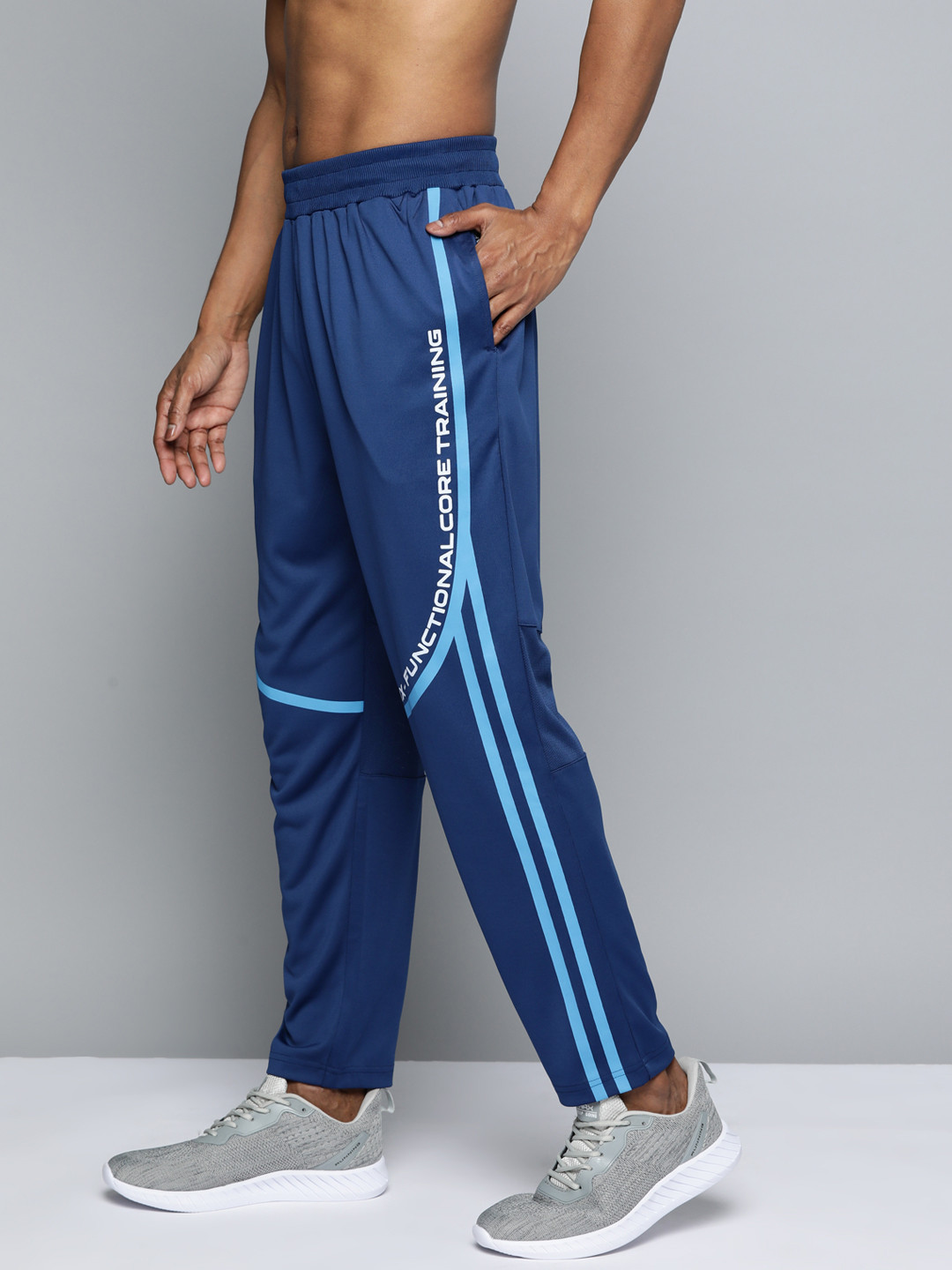 

HRX By Hrithik Roshan Training Men Rapid-Dry Typography Track Pants, Blue