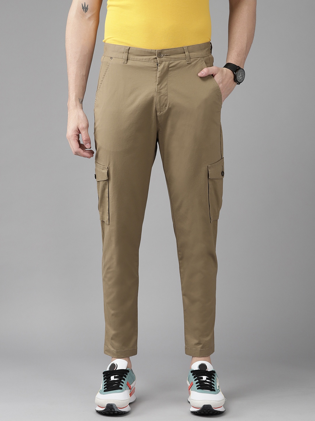 

Blackberrys Men Khaki Nadal Slim Fit Cropped Cargos