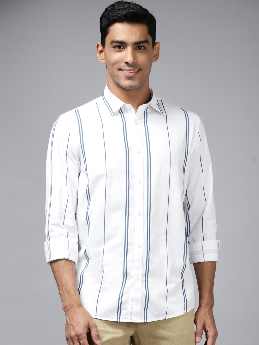 

Blackberrys Men White & Navy Blue India Slim Fit Striped Casual Shirt