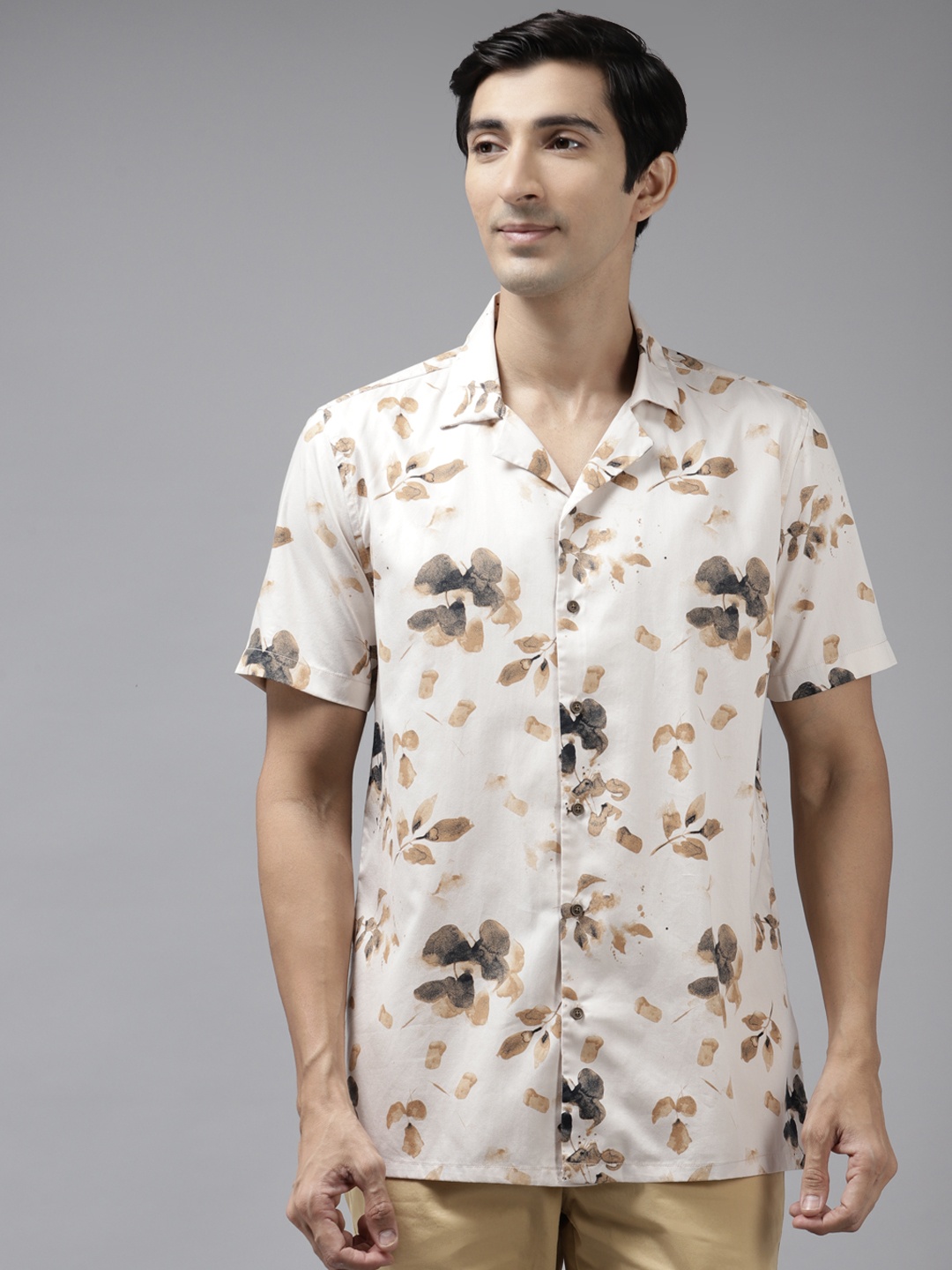 

Blackberrys Men Beige & Brown Ubran Slim Fit Floral Printed Casual Shirt