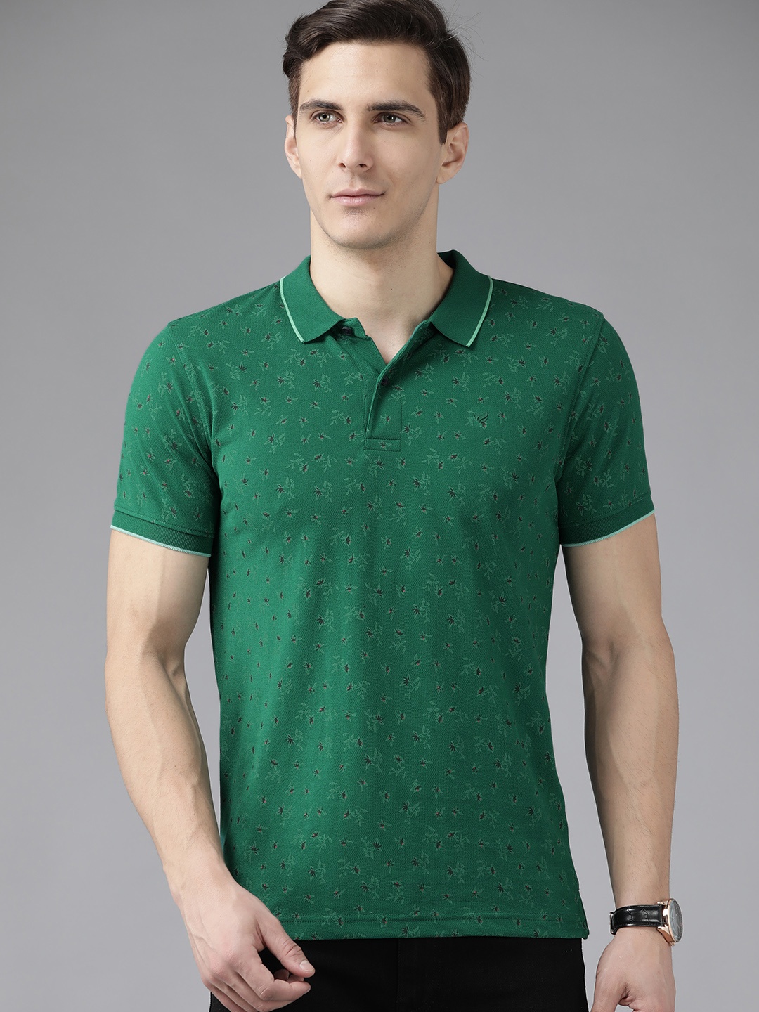 

Blackberrys Men Green Floral Printed Polo Collar T-shirt