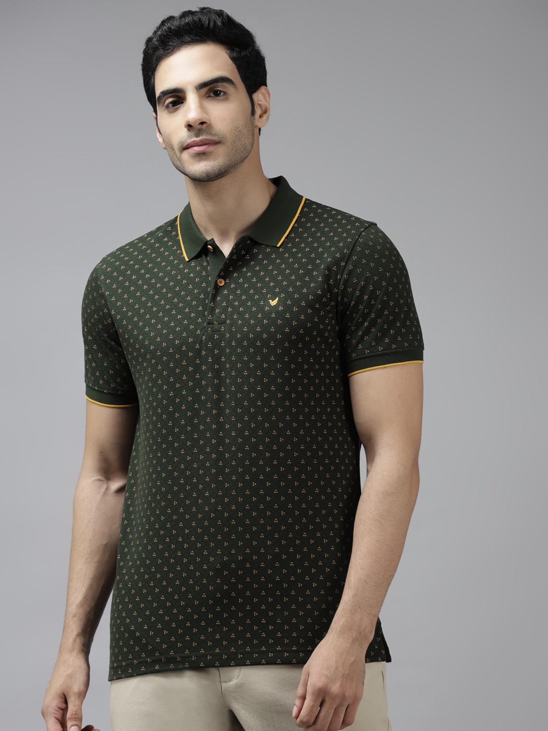 

Blackberrys Men Olive Green Floral Print Polo Collar Slim Fit T-shirt