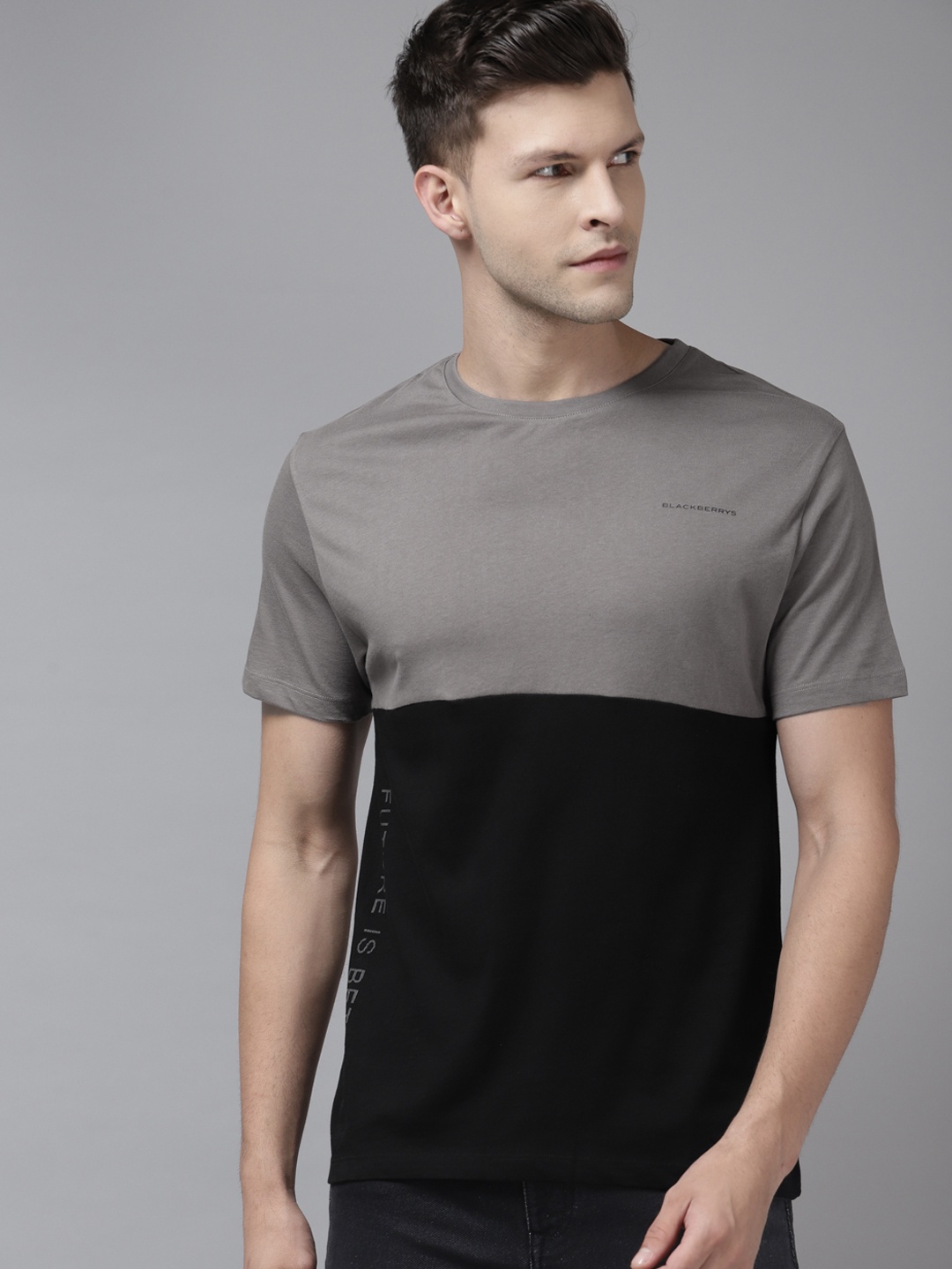 

Blackberrys Men Grey & Black Colourblocked Pure Cotton Slim Fit T-shirt