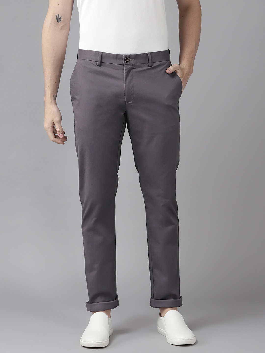 

Blackberrys Men Charcoal Solid B-91 Skinny Fit Mid-Rise Slim Fit Trousers